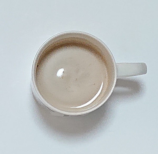 ホットミルク インスタントコーヒー 溶かす
